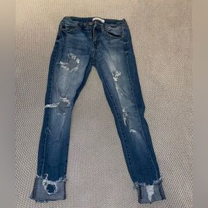 KanCan Ripped Jeans! Size: 7/27
